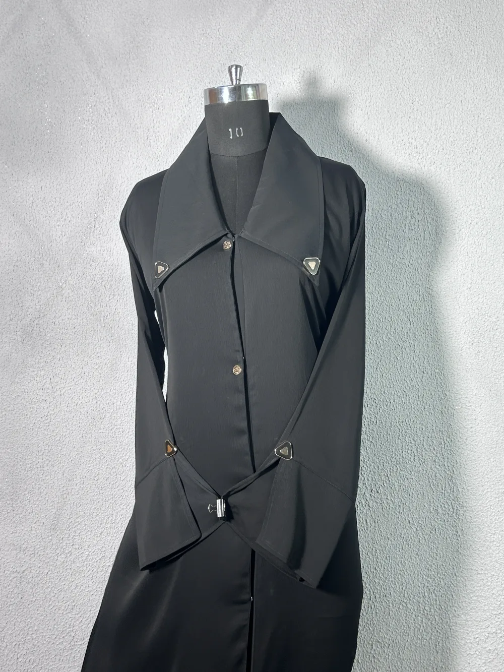 Onyx Lapel Collar Button-Down Abaya